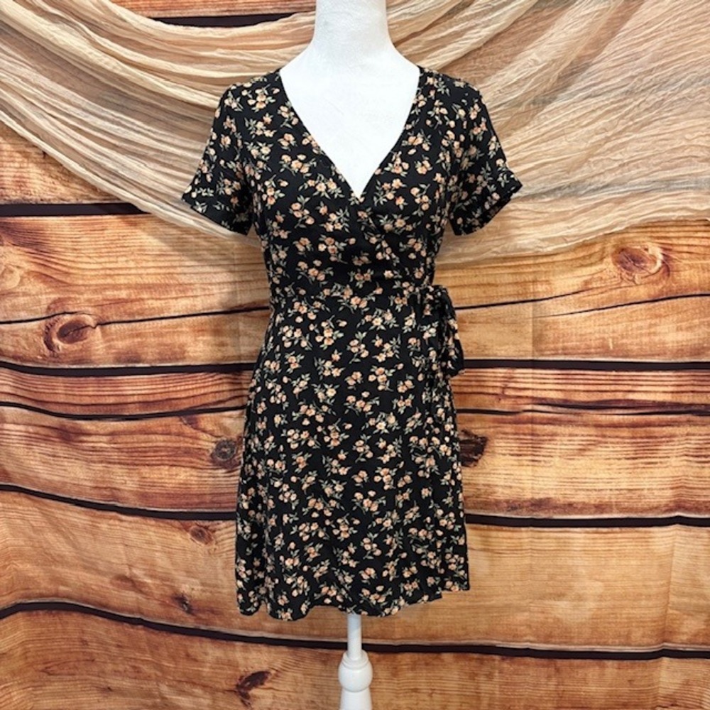 American Eagle Womens Lightweight Black‎ Floral Wrap Dress Size XS